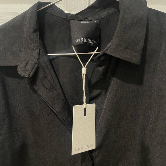 NWT C/MEO Collective Black Blouse with Cut-Out Sleeves - Picture 3 of 4